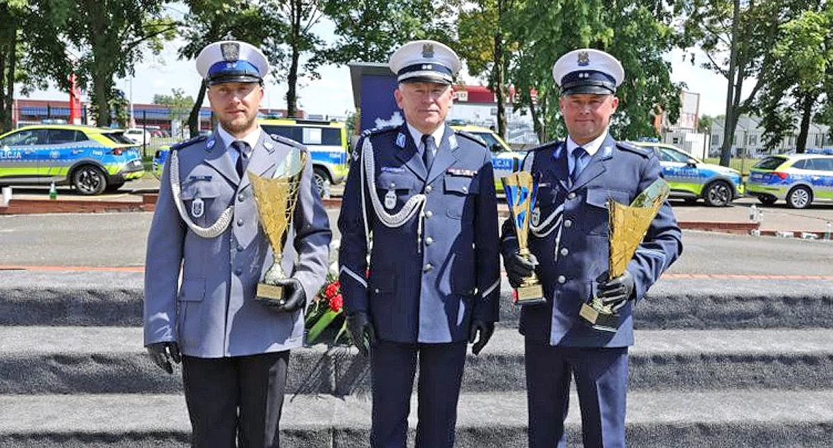 Zdęcie: od lewej asp. Kamil Prasał, mł. insp. Arkadiusz Putowski i asp. Paweł Walasek. Fot. KWP Łódź