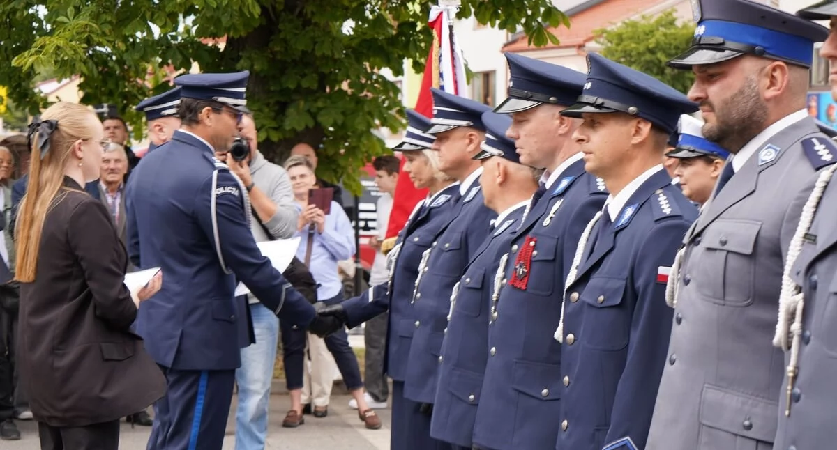 Uroczystości , Święto Policji Końskich funkcjonariuszy awansowało wyższe stopnie - zdjęcie, fotografia
