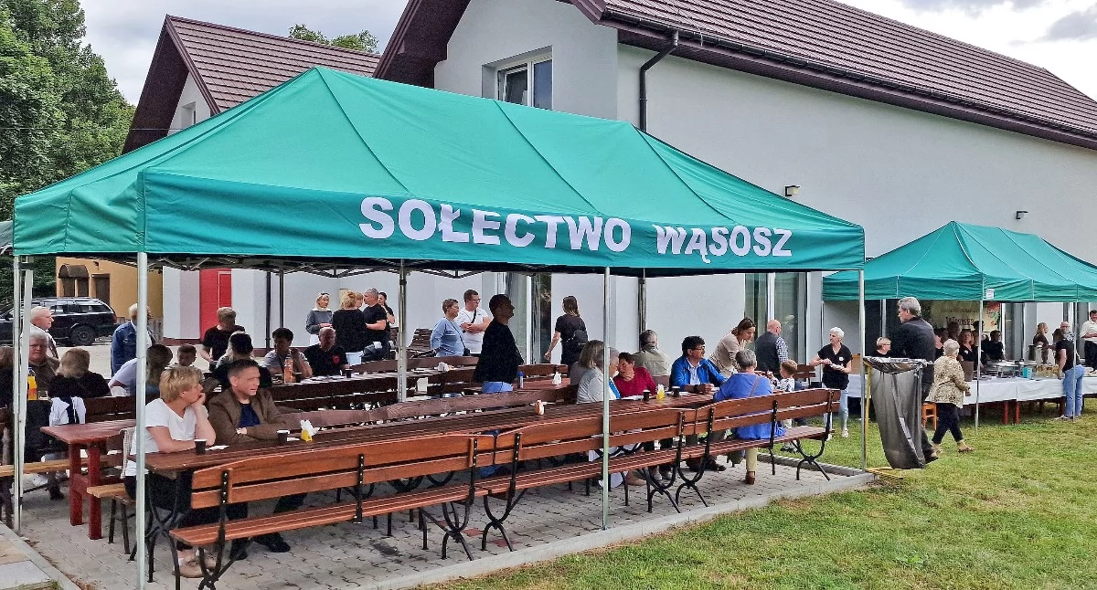 Imprezy plenerowe , Stowarzyszenie Przyjaciół Wąsosza witało Pierwsze gminie walki - zdjęcie, fotografia