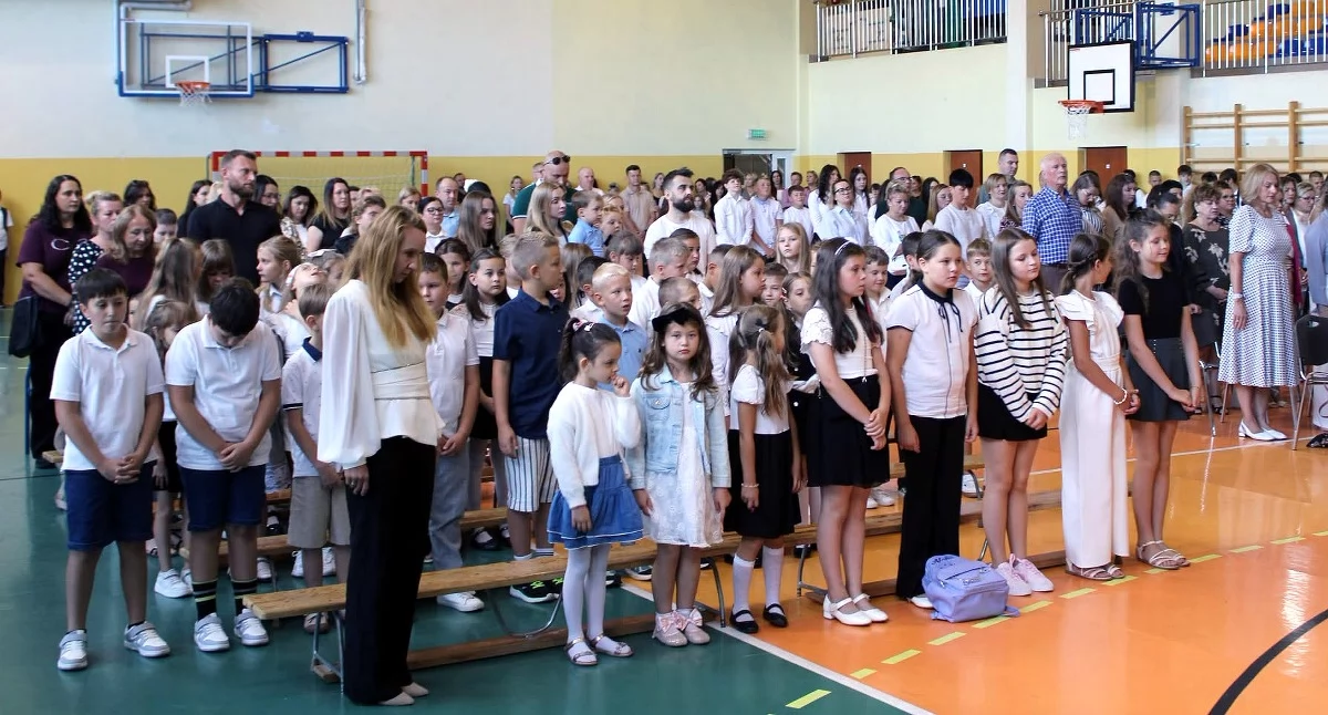 Zdjęcie z inauguracji nowego roku szkolnego w SP Królewiec