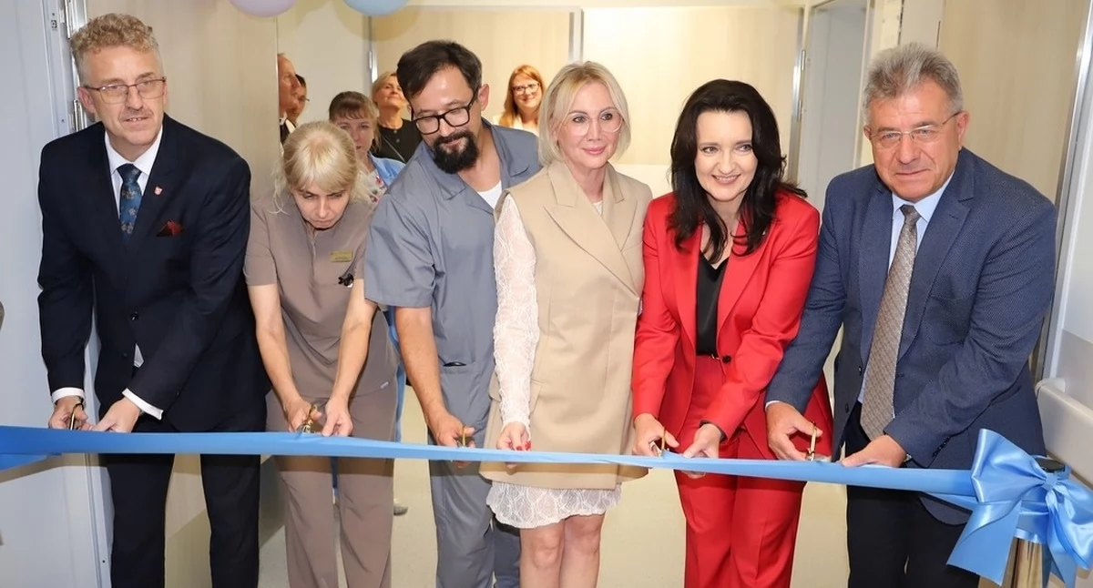 Zdjęcie symbolicznego przecięcia wstęgi