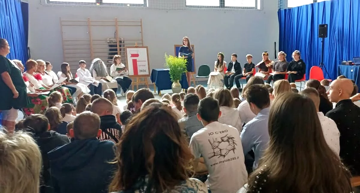 Zdjęcie z Narodowego Czytania. Fot. Gmina Stąporków