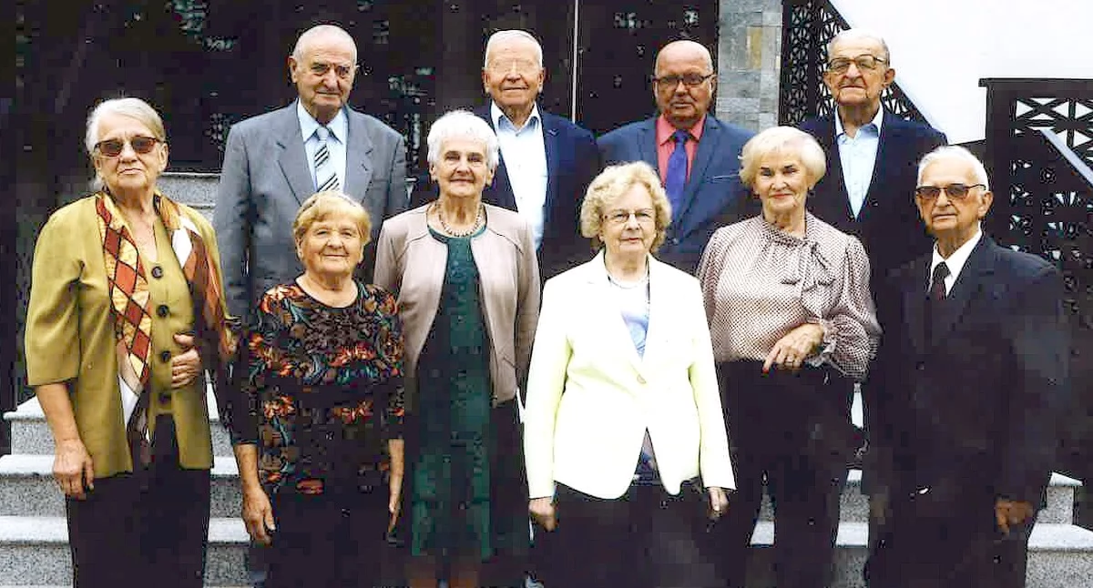 Zdjęcie uczestników spotkania koleżeńskiego w Sielpi. Fot. archiwum prywatne