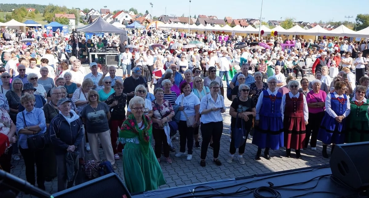 Zdjęcie uczestników Senioraliów 2026 w Chącinach. Fot. GCKiB w Gowarczowie