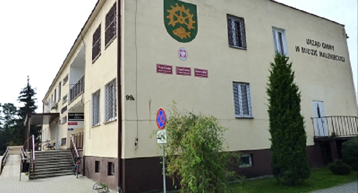 Zdjęcie budynku Urzędu Gminy w Rudzie Malenieckiej. Fot. Gmina Ruda Maleniecka
