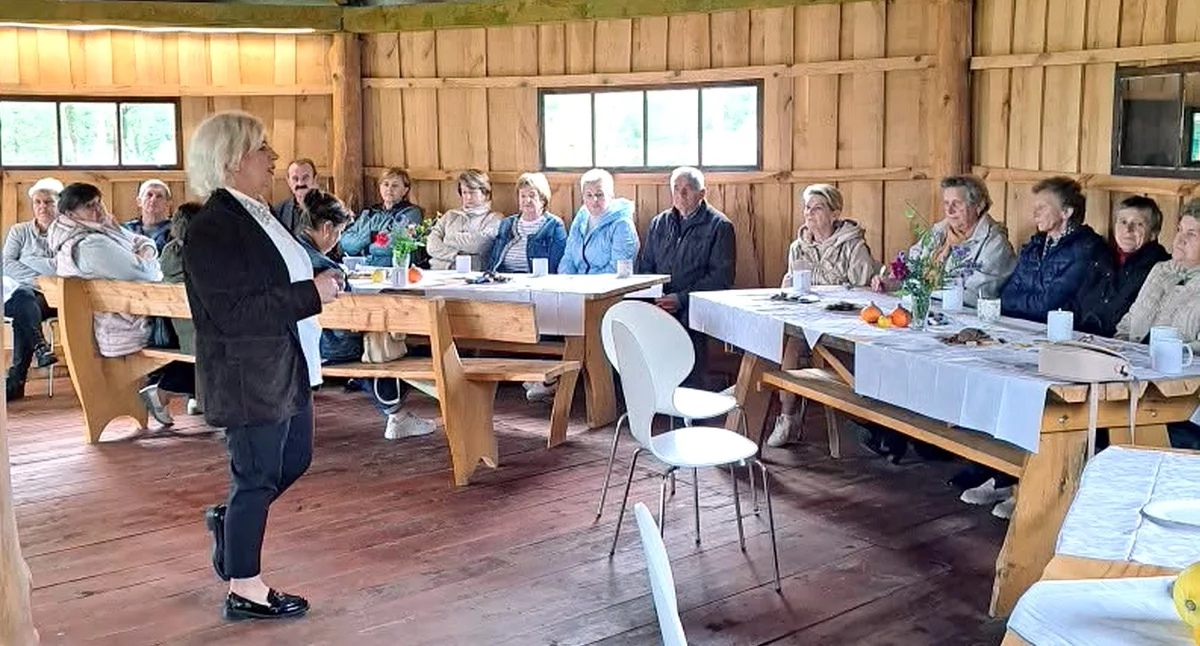 Zdjęcie ze spotkania edukacyjnegp w Kawęczynie. Fot. Gmina Smyków