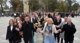 Zdjęcie dotyczy: KOŃSKIE. Ekonomik ma 80 lat, ale nie zamierza kończyć koligacji z nowoczesnością [ZDJĘCIA]