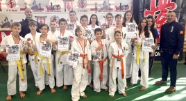 Zdjęcie dotyczy: Międzynarodowy Turniej o Puchar Prezydenta Miasta Sieradza w karate. Konecki Klub Karate Kyokushin z gradem medali! [ZDJĘCIA]