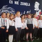 Szkoła do hymnu 0