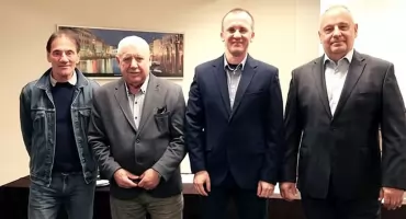 Konecczanin Wiesław Rożej honorowym członkiem Polskiego Związku Lekkiej Atletyki! Złota odznaka dla Marka Rożeja!