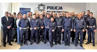 KOŃSKIE. Trzydzieści lat minęło w policyjnej służbie. Emerytura naczelnika drogówki [ZDJĘCIA]