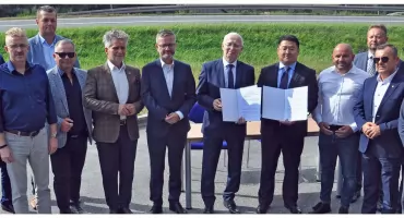 Szybko, szybciej bez kolizji po dwóch jezdniach. Niebawem ruszą prace budowlane na drodze ekspresowej S74. W kwadrans do Kielc?