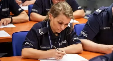 KIELCE, KOŃSKIE. Do egzaminu przystąpiło 48 policjantów z garnizonu świętokrzyskiego. Przybędzie aspirantów