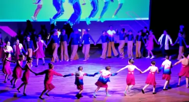 Maraton tańca na scenie Koneckiego Centrum Kultury z udziałem 700 tancerzy w różnym wieku! [ZDJĘCIA]
