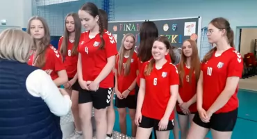 Koszykarki z PSP nr 2 w Stąporkowie na trzecim miejscu Świętokrzyskich Igrzysk Młodzieży Szkolnej w koszykówce dziewcząt [ZDJĘCIA]