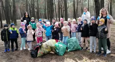 Wielkie sprzątanie w gminie Stąporków. Dzieci i młodzież dali piękny przykład