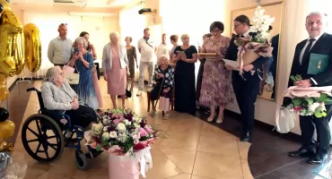 GMINA STĄPORKÓW. Wyjątkowy jubileusz! Pani Janina Wydra obchodziła swoje setne urodziny! [ZDJĘCIA]