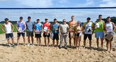 RADOSZYCE. Turniej Siatkówki Plażowej o Puchar Burmistrza Miasta i Gminy w Radoszycach rozstrzygnięty [GALERIA ZDJĘĆ]
