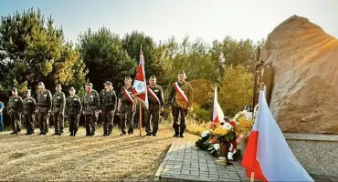 GMINA STĄPORKÓW. Pamiętamy o partyzantach Armii Krajowej poległych w akcji na niemiecki pociąg [ZDJĘCIA]