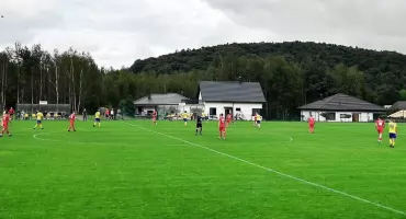 KEEZA IV Liga świętokrzyska. Neptun Końskie wygrywał do przerwy w Rudkach. Czy dowiózł zwycięstwo do końcowego gwizdka sędziego?