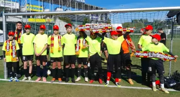Drużyna SP Królewiec na turnieju piłkarskim Fun Club Cup - Młodzi dla Korony