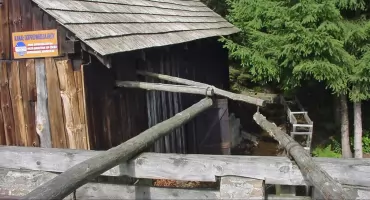 POWIAT KONECKI. Czy kuźnia w Starej Kuźnicy należy do polskiego Żyda? [ZDJĘCIA]