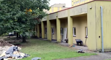 KOŃSKIE. Ruszają prace przy rozbudowie Zakładu Opiekuńczo-Leczniczego koneckiego szpitala [ZDJĘCIA]