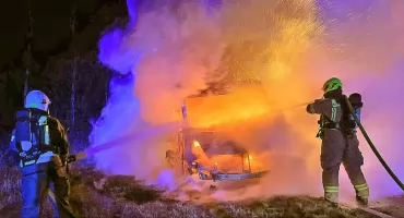 WYSZYNA FAŁKOWSKA. Spalił się dostawczy opel z ładunkiem. Po pożarze niewiele z niego zostało... 