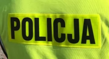 GMINA KOŃSKIE. Śmierć mężczyzny. Ciało leżało na drodze. Policja prowadzi postępowanie