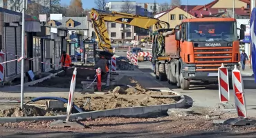 KOŃSKIE. Rozkopane stare centrum miasta. Wielki remont dróg w szybkim tempie