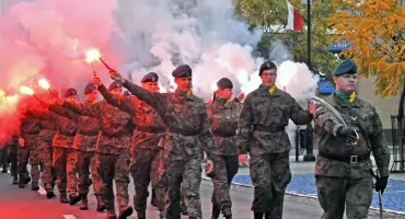 KOŃSKIE. Narodowe Święto Niepodległości. Hymn Polski na tysiąc gardeł śpiewany [ZDJĘCIA]
