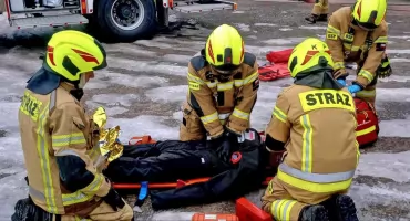 POWIAT KONECKI. Nim dojedzie karetka pogotowia, pomocy udzielają strażacy