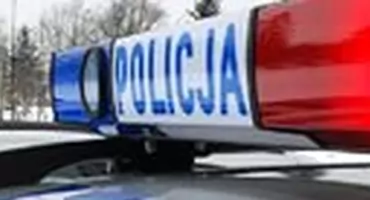 NIEŚWIŃ. Rowerzysta potrącony przez renaulta. Poszkodowany mężczyzna trafił na Szpitalny Oddział Ratunkowy