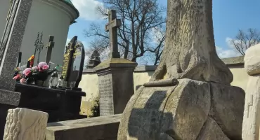 KOŃSKIE. Znaki czasu koneckich nekropolii. Historia rozbudowy cmentarza parafialnego