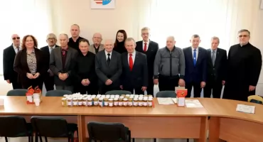 FAŁKÓW. Miody dla Krwiodawców. Po raz piąty obdarowano honorowych dawców krwi [ZDJĘCIA]