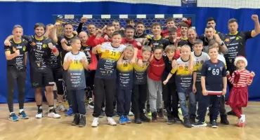 I liga szczypiornistów, grupa C. Na koniec pierwszej rundy drużyna KSSPR Końskie ograła ekipę z Warszawy