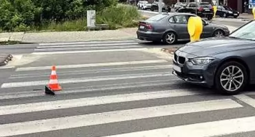 KOŃSKIE. Potrącenia na przejściach dla pieszych. Poszkodowani odwiezieni do szpitala