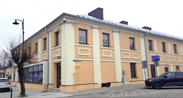 KOŃSKIE. Kamienica po remoncie elewacji świeci przykładem dobrego gospodarza