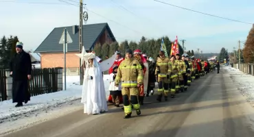 Po raz ósmy Orszak Trzech Króli przeszedł ulicami Miedzierzy [ZDJĘCIA]
