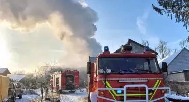 GMINA GOWARCZÓW. Pożar w budynku gospodarczym w Korytkowie. Co było przyczyną?