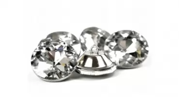 Guziki tapicerskie – Jak odświeżyć wystrój wnętrza?