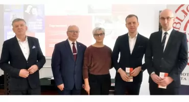 KOŃSKIE. Wtorki z historią najnowszą w bibliotece. Comiesięczne spotkania poświęcone dziejom Polski w XX wieku