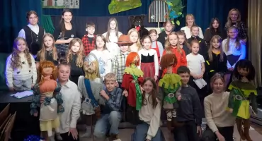 Dzień Babci i Dziadka w Gowarczowie. Premiera spektaklu z wątkiem czasu i przemijania