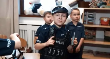 Przedszkolaki na policyjnej odprawie. Nietypowa akcja profilaktyczna w Końskich
