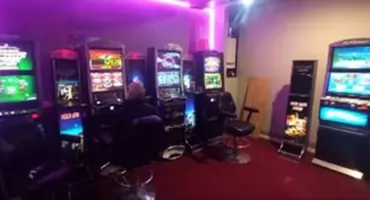 KOŃSKIE. Automaty zarekwirowane, właściciel maszyn zapłaci wysokie kary. Prowadził gry hazardowe bez koncesji