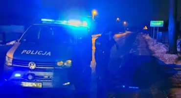 KOŃSKIE. Zachował się jak należy. Komendant policji udzielił pomocy potrzebującemu
