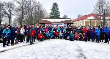 KOŃSKIE. Zimowy marsz - 25 kilometrów po śniegu. Na trasę wyruszyło około 230 piechurów