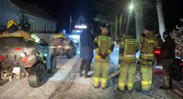 SZKUCIN. Skuteczna akcja poszukiwawcza. Zaginiony mężczyzna został odnaleziony przez policjantów