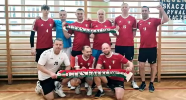 GLKS Fałków zwycięża w I Amatorskim Turnieju Piłki Siatkowej. MVP Turnieju - Radosław Smyka