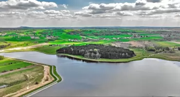 RADOSZYCE. Rozpoczynają się odwierty sondażowe. Liczą, że wiertnica trafi na wody geotermalne